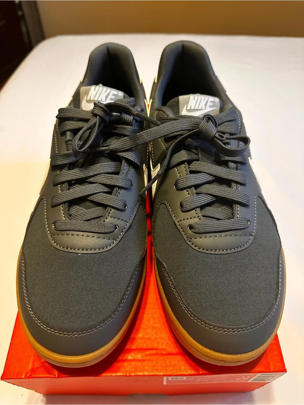 Nike Terra Manta Men’s Dark Gray Sneakers with Gum Sole Size 9.5 Box No Lid.